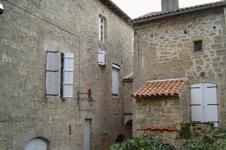  Location de vacances Gourdon